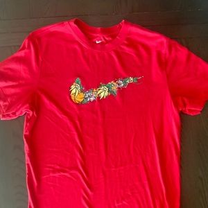 Nike fan swoosh T-shirt, with tropical swoosh logo